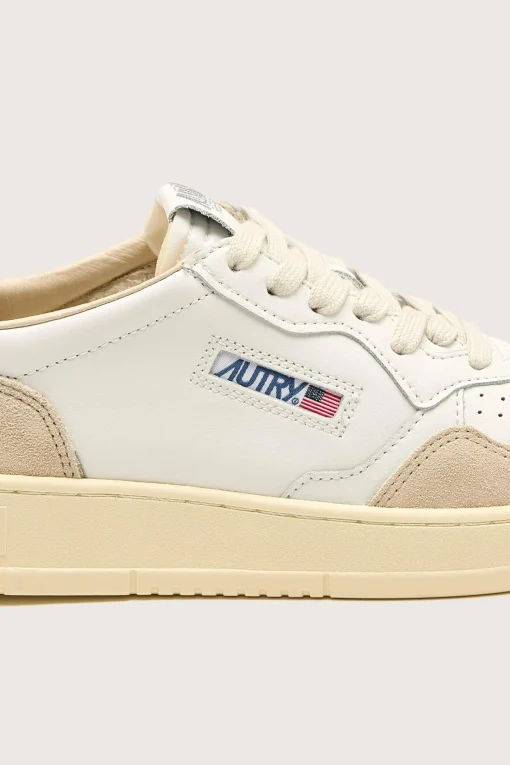AUTRY Medalist Low For Women